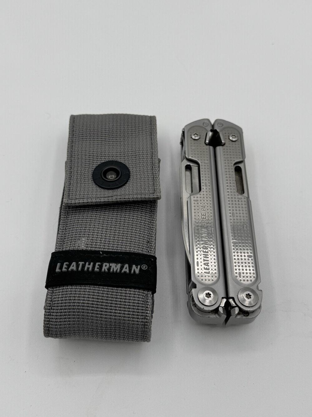 Leatherman FREE P4 Retired Multi Tool Pocket Clip Gray Sheath USA Stainless READ